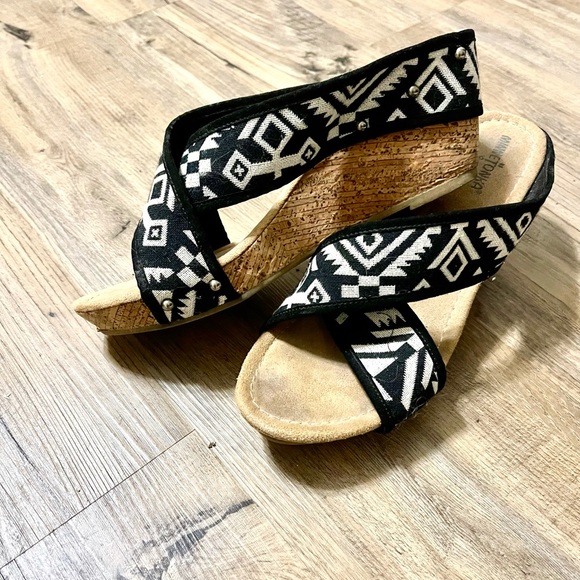 Minnetonka Shoes - Minnetonka wedge sandals